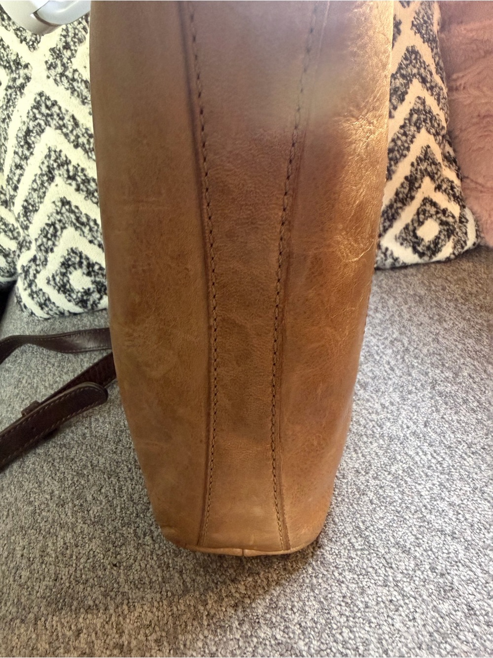 Vintage Frye Two-Tone Tan and Dark Brown Leather Crossbody Bag - Picture 7 of 11